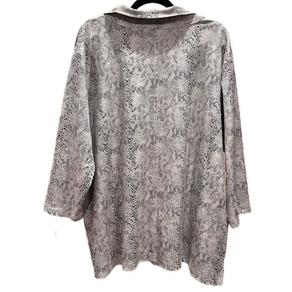 ATTITUDES by Renee • Snake Print Button Up Pullover Top • Size 2X - Picture 8 of 8